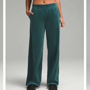 Lululemon NWT Scuba Mid-Rise Wide-Leg Pant *Velvet Cord